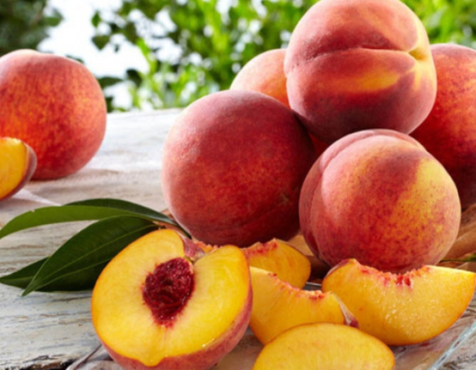 Broskyňa "Flamingo" poloskorá, podp.GF677, voľnok.